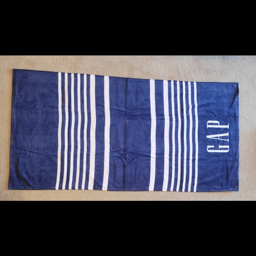 GAP beach towel